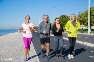 Pessoas praticando exercicios